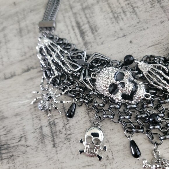 Natasha Skull Spider Mesh Necklace - Picture 2 of 14